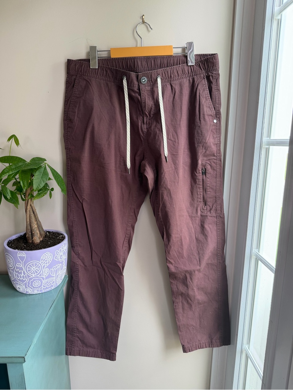 Vuori Men's Pants in Plum size XL